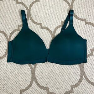 STRM line wireless molded cups bra